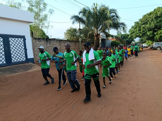 Au lycée Hedzranawoé, le CLUB DES VERTS  court pour les droits des femmes et le climat
